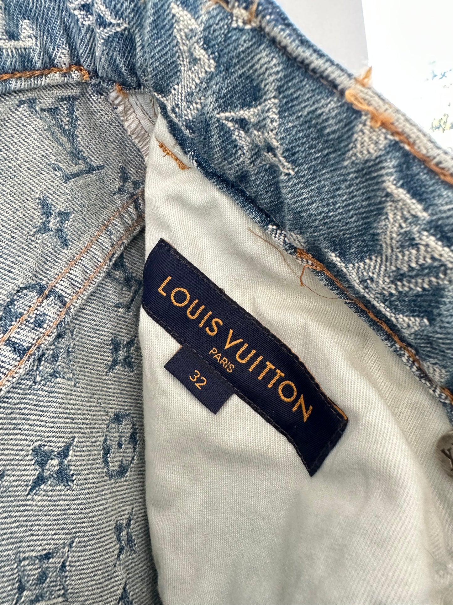 LOUIS VUITTON GRAFITTI MONOGRAM DENIM