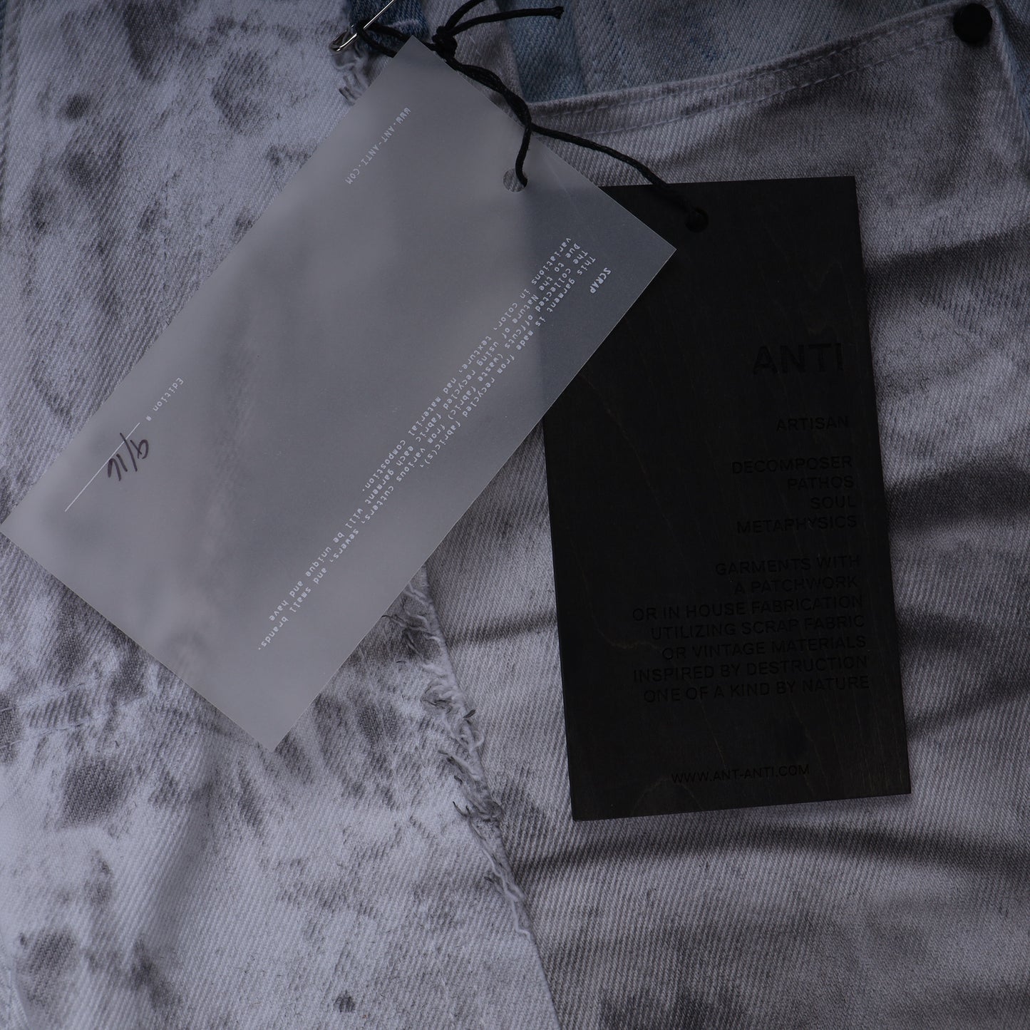 ANT/ANTI WHITE THRASHED DENIM