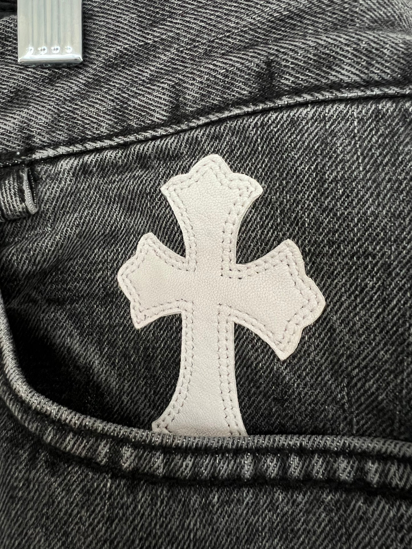 CHROME HEARTS BLACK FLEUR-KNEE PATCH IN HOUSE DENIM