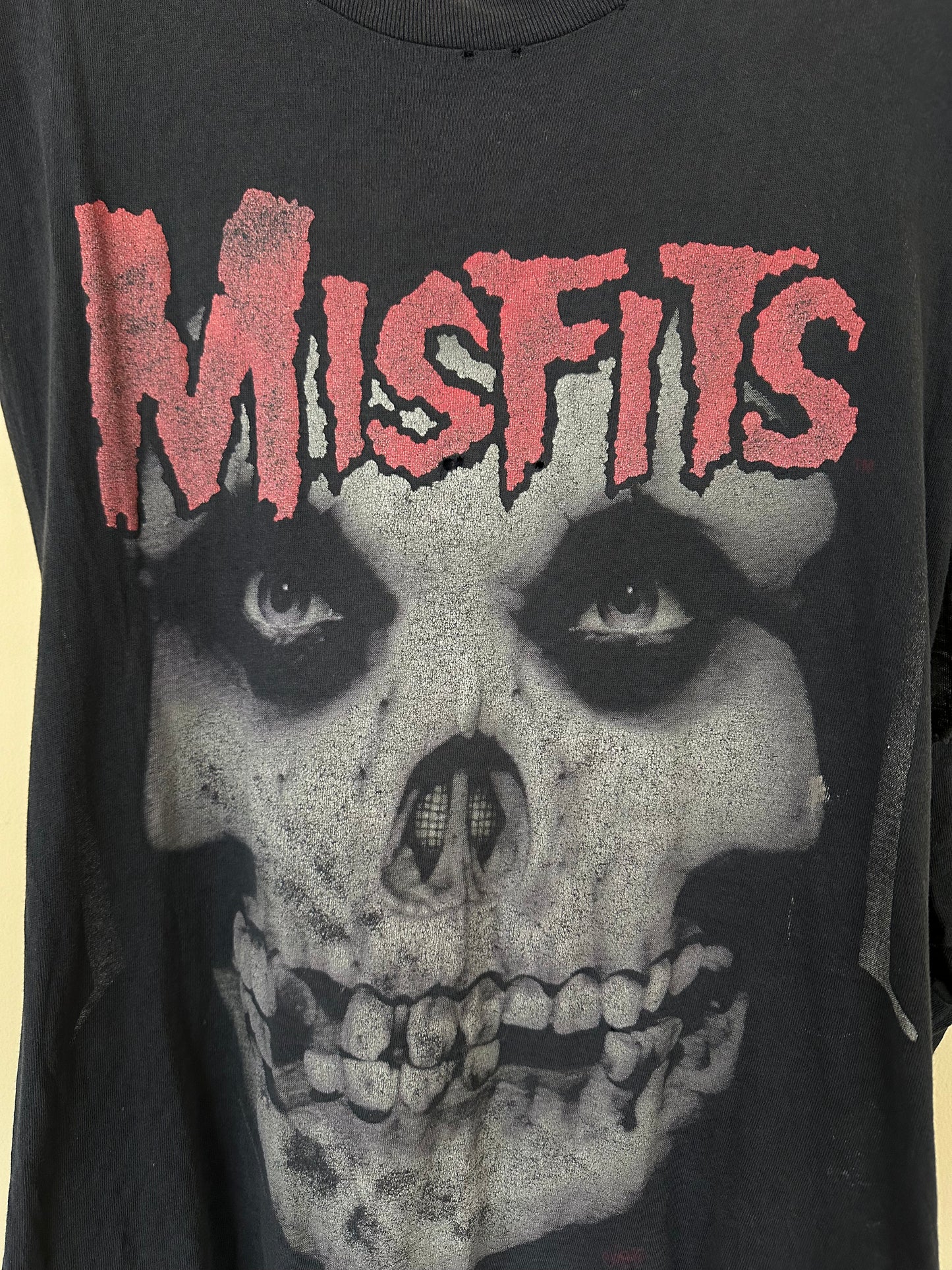 VINTAGE MISFITS DOUBLE SIDED THRASHED TANK TOP CUT OFF TEE