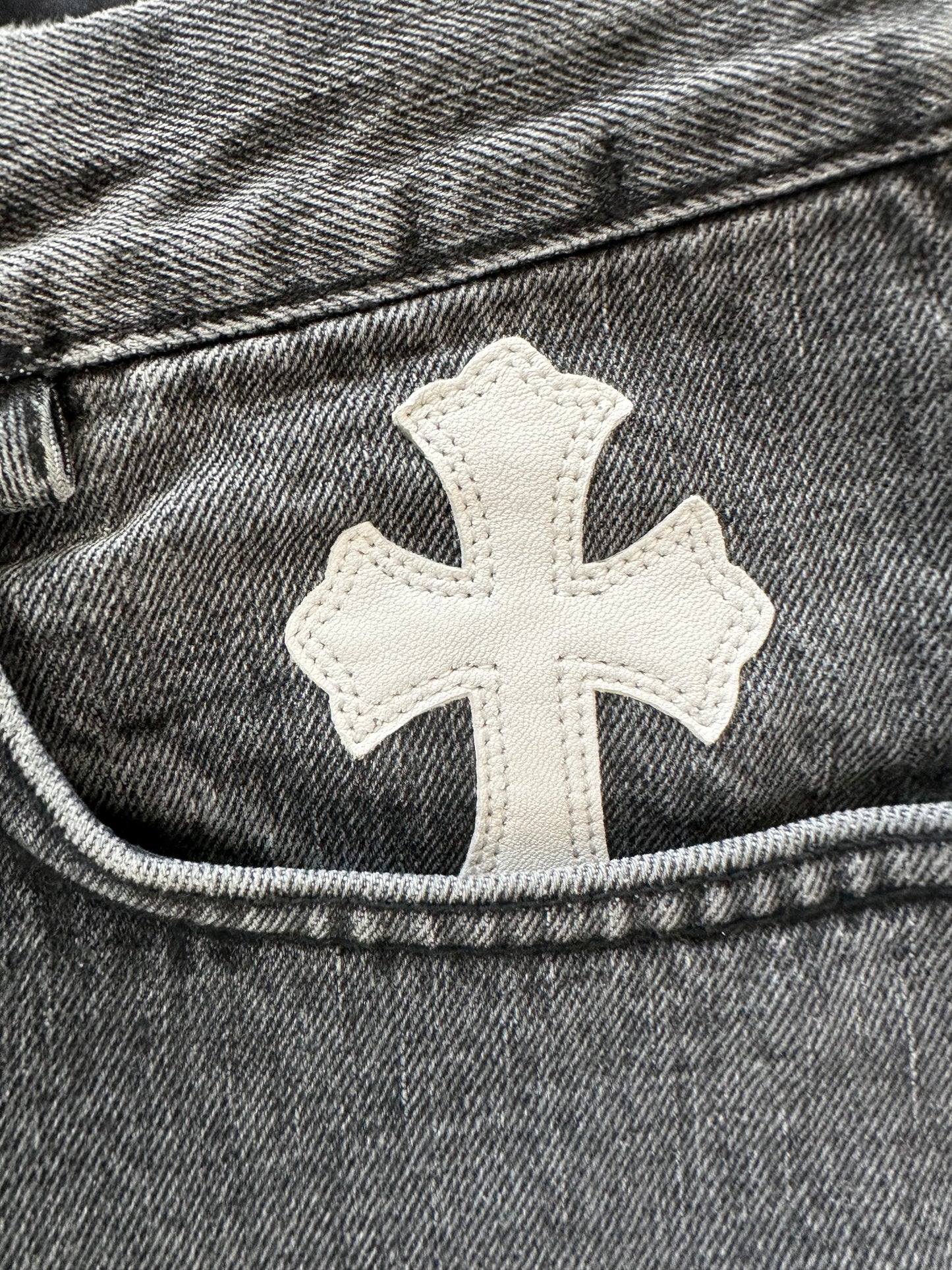 CHROME HEARTS BLACK FLEUR-KNEE PATCH IN HOUSE DENIM