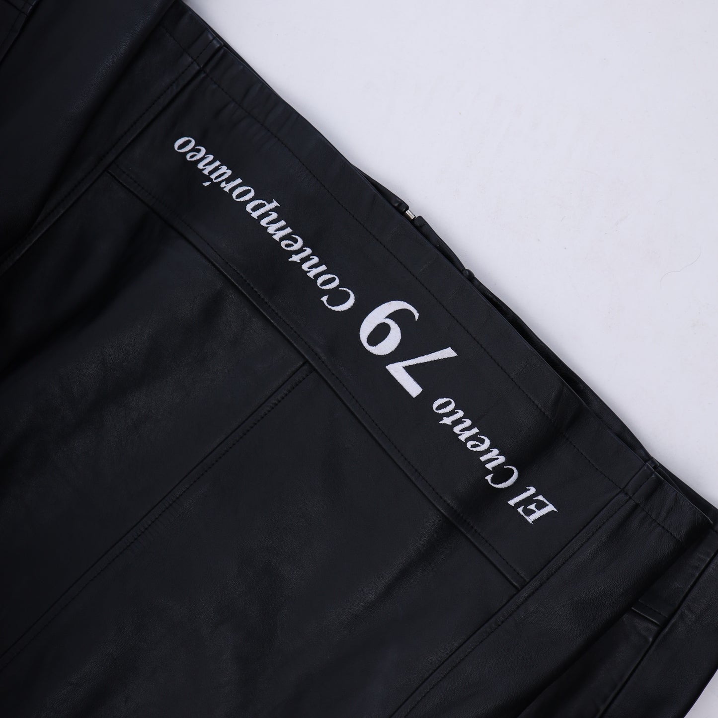 ERD LEATHER JACKET EL CUENTO 79