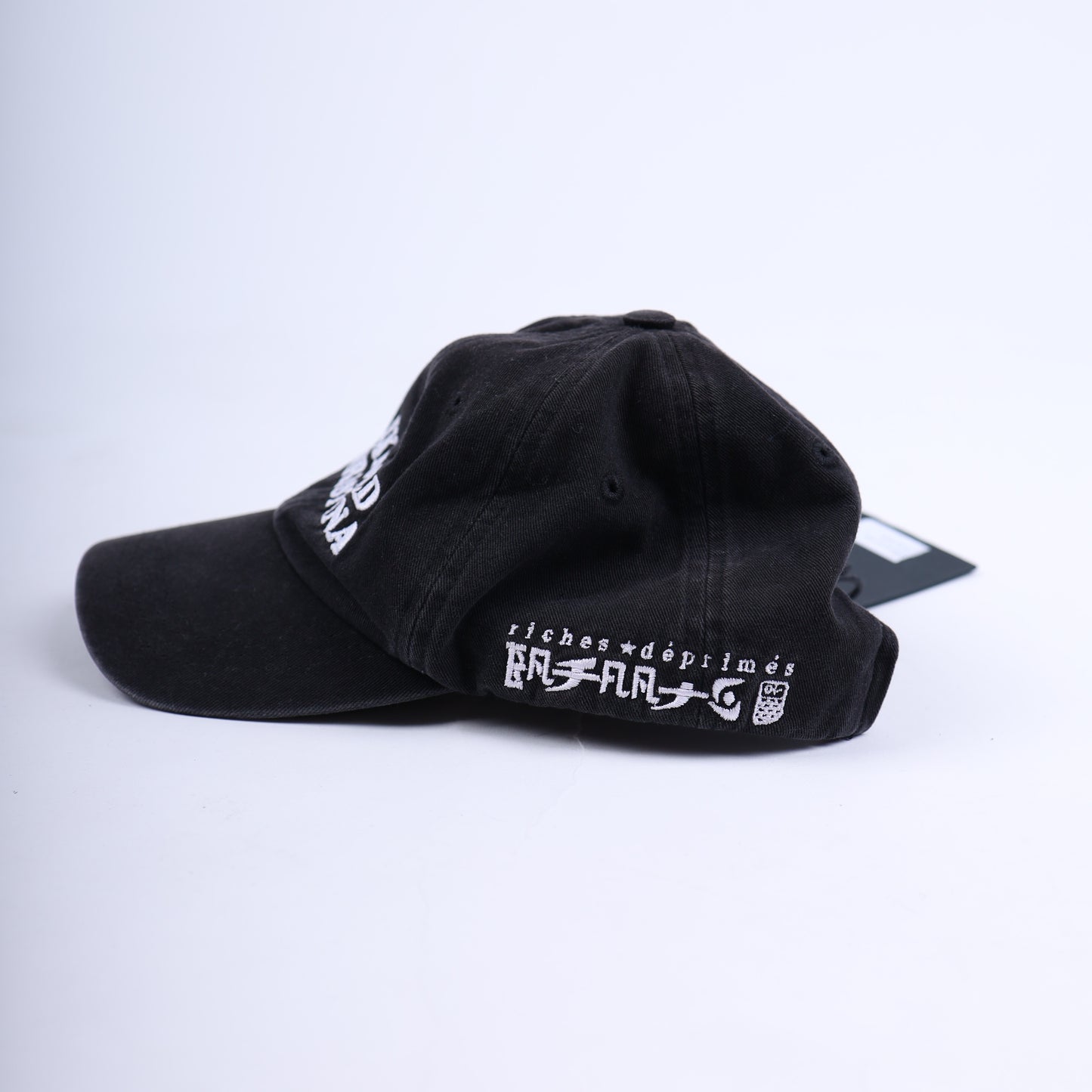 ERD EXPOSED CHRISTINA HAT