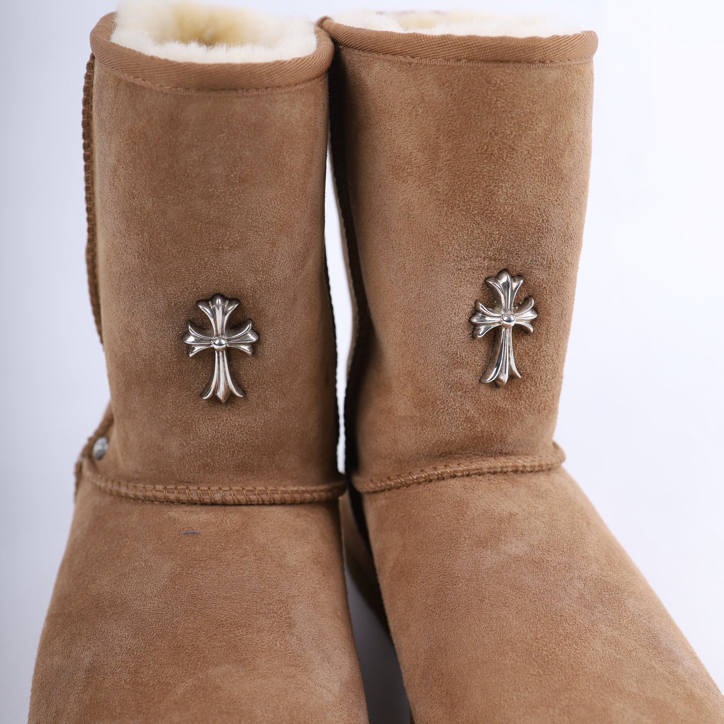 BROWN UGGS RHODIUM PLATED
