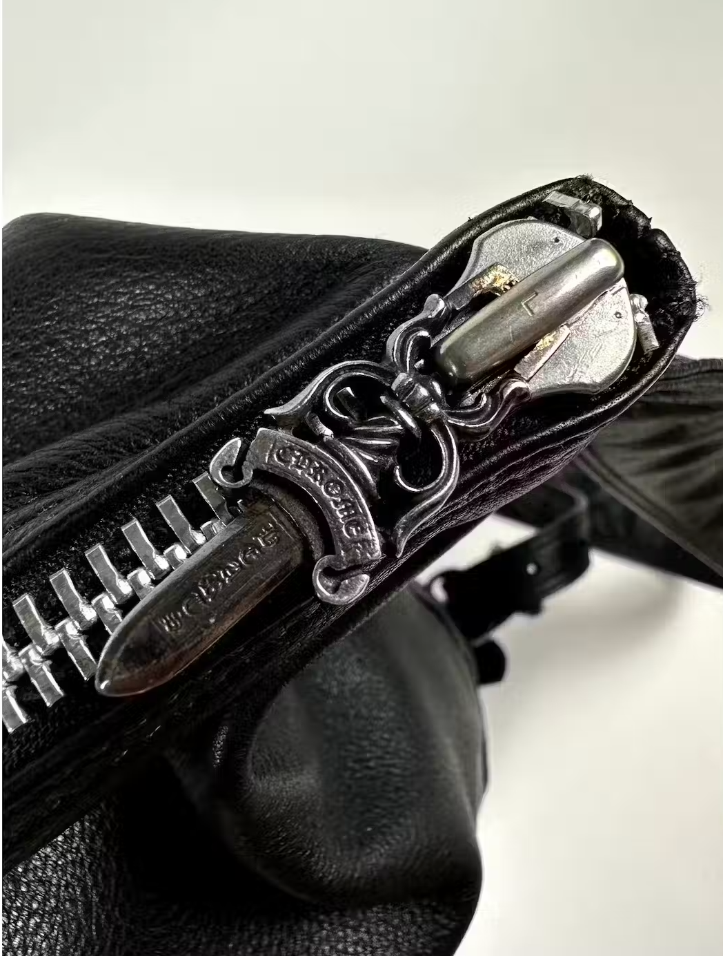 CHROME HEARTS BLACK CROSS PATCH GUNSLINGER LEATHER SHOULDER BAG