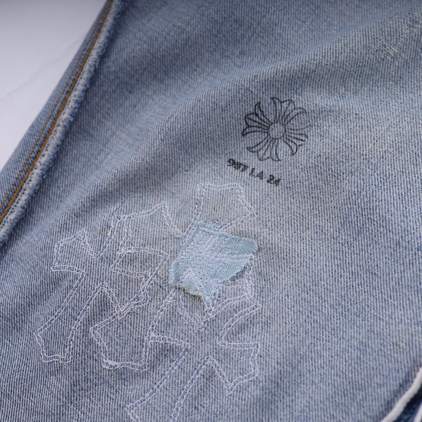 PINK CROSS PATCH 501 LEVI'S DENIM