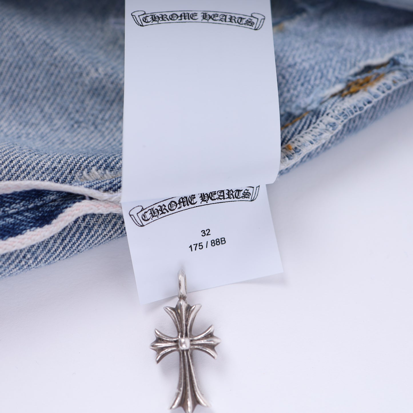 PINK CROSS PATCH 501 LEVI'S DENIM