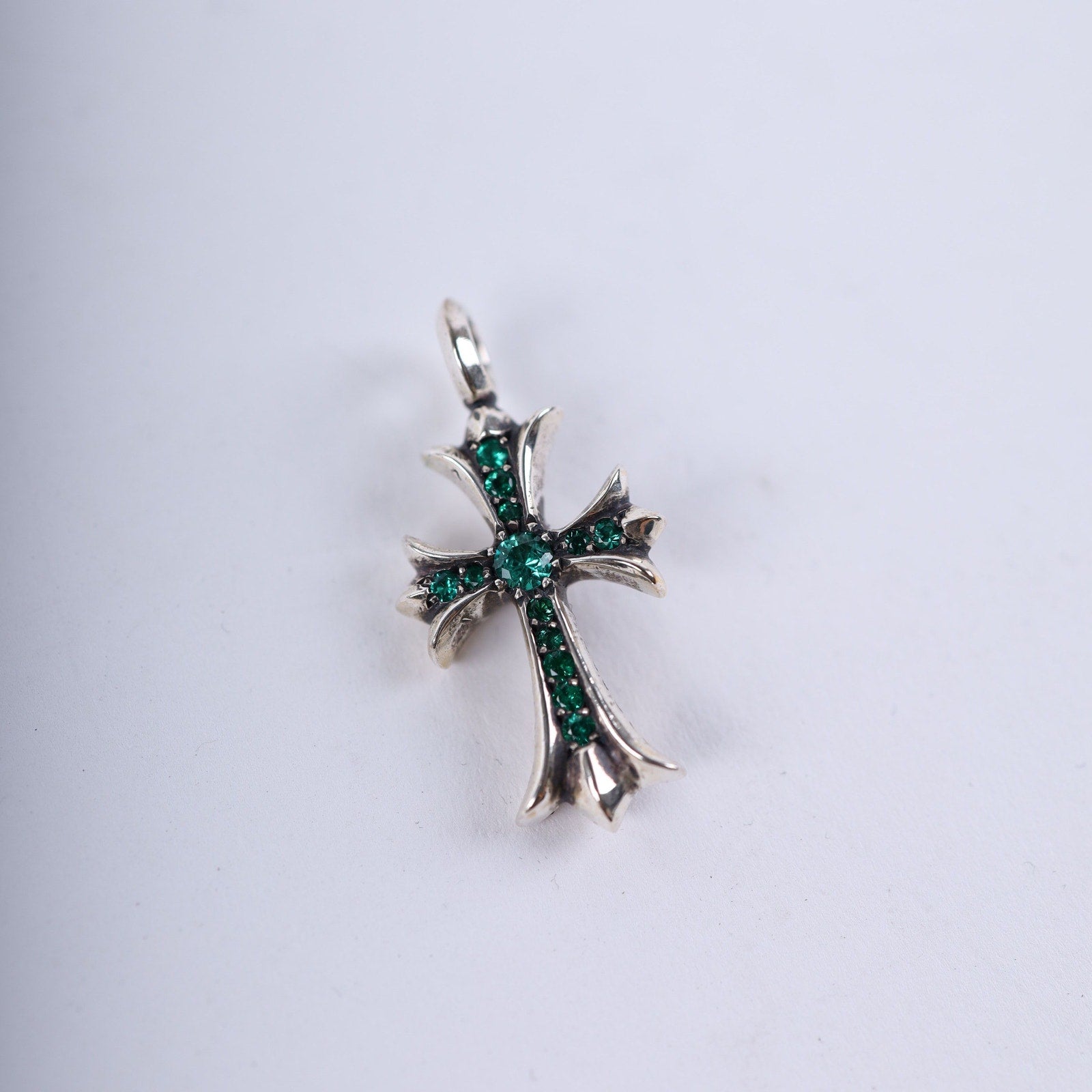 CHROME HEARTS EMERALD TINY CROSS CHARM SILVER – Starchive