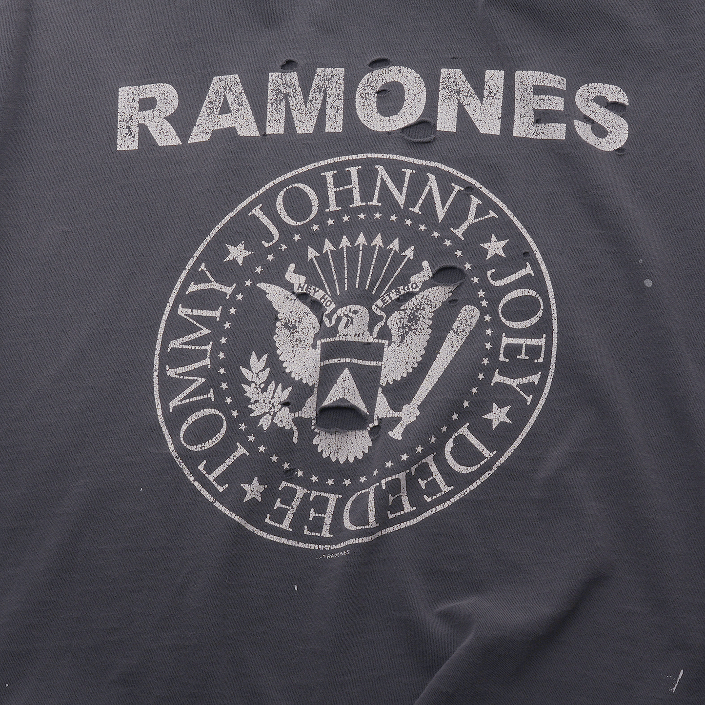 RAMONES THRASHED TEE